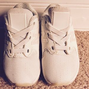 Kids new balance 1550 size 4 in great shape